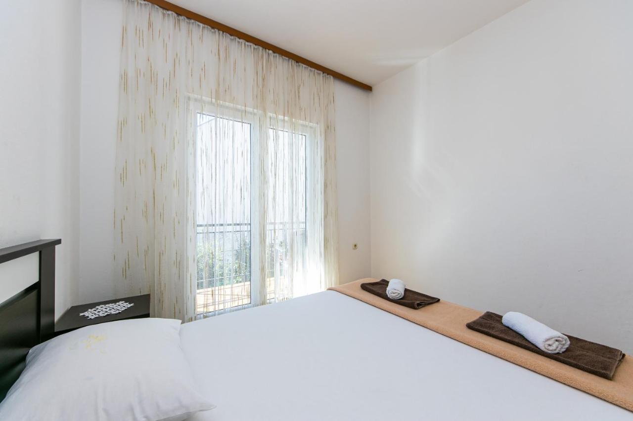 Apartments With A Parking Space Gradac, Makarska - 14708 Экстерьер фото